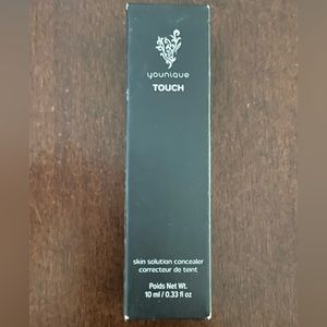 NWT younique concealer. Shade Linen.